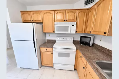 323 Flanders G Drive, Delray Beach, FL 33484 - Photo 5