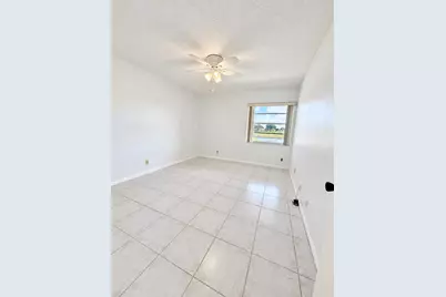 323 Flanders G Drive, Delray Beach, FL 33484 - Photo 17
