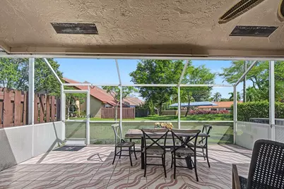 9815 Malvern Drive, Tamarac, FL 33321 - Photo 21