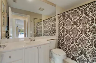 925 Magdalena Rd, Palm Beach Gardens, FL 33410 - Photo 15
