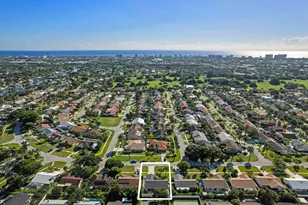 7969 W Country Club Blvd, Boca Raton, FL 33487 - Photo 3