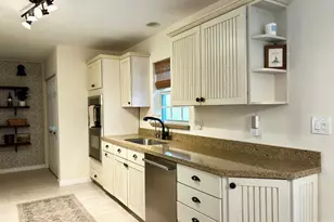 1421 NE 41st St, Oakland Park, FL 33334 - Photo 11