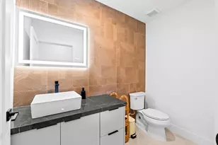 1725 NE 23rd Ave, Fort Lauderdale, FL 33305 - Photo 21