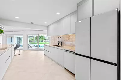 1725 NE 23rd Avenue, Fort Lauderdale, FL 33305 - Photo 9