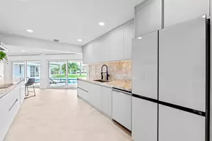 1725 NE 23rd Ave, Fort Lauderdale, FL 33305 - Photo 9