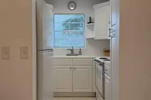 319 Windsor N, West Palm Beach, FL 33417 - Photo 9