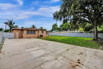 2180 NW 105th Terrace, Miami, FL 33147 - Photo 35