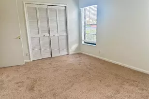 7045 Golf Pointe Cir, Tamarac, FL 33321 - Photo 23