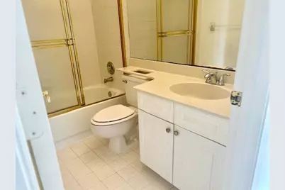 7045 Golf Pointe Circle #7045, Tamarac, FL 33321 - Photo 21