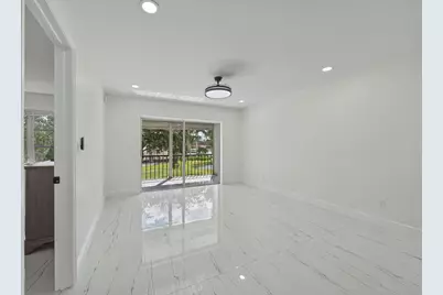 8970 S Hollybrook Boulevard #308, Pembroke Pines, FL 33025 - Photo 9