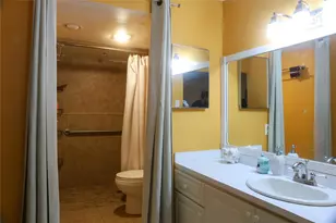 8220 SW 24th St, North Lauderdale, FL 33068 - Photo 11