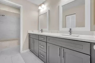 1020 SW 99th Ave, Pembroke Pines, FL 33025 - Photo 9