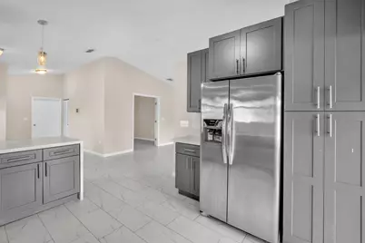 1020 SW 99th Avenue, Pembroke Pines, FL 33025 - Photo 7