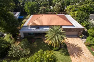 2701 NE 2nd Ave, Wilton Manors, FL 33334 - Photo 1