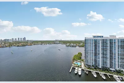 17301 Biscayne Boulevard #PH-7, North Miami Beach, FL 33160 - Photo 9