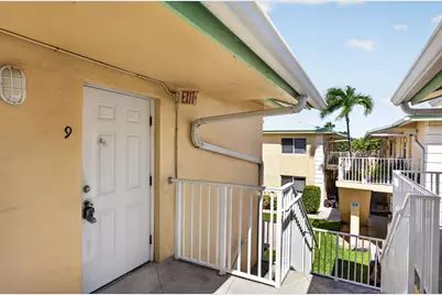 901 Pine Drive #9, Pompano Beach, FL 33060 - Photo 9