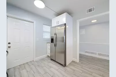 3121 NE 51st Street NE #102E, Fort Lauderdale, FL 33308 - Photo 11