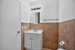 909 Pine Dr, Pompano Beach, FL 33060 - Photo 5