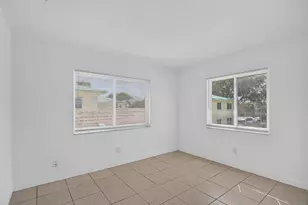 901 Pine Dr, Pompano Beach, FL 33060 - Photo 9