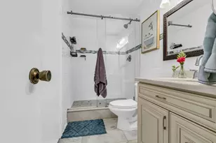 866 NW 92nd Ave, Plantation, FL 33324 - Photo 17