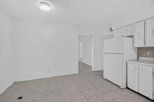 1490 NW 20th St, Fort Lauderdale, FL 33311 - Photo 17