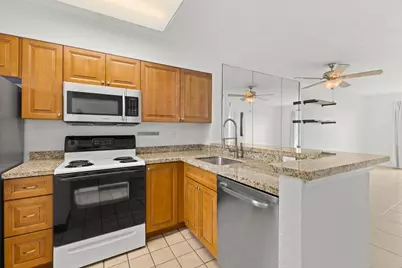 2106 S Cypress Bend Drive #506, Pompano Beach, FL 33069 - Photo 5