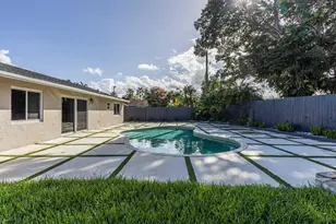 8720 NW 46th St, Lauderhill, FL 33351 - Photo 9
