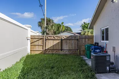 8720 NW 46th Street, Lauderhill, FL 33351 - Photo 11