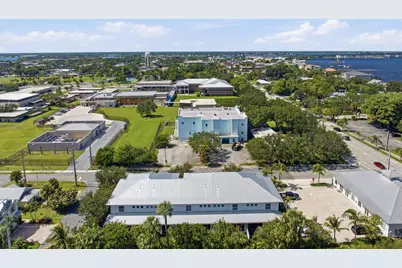 409 SE High School Avenue, Stuart, FL 34994 - Photo 51