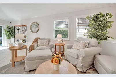8932 S Lake Park Circle S, Davie, FL 33328 - Photo 11