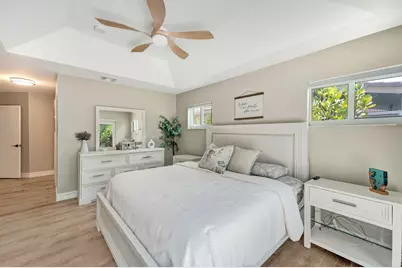 8932 S Lake Park Circle S, Davie, FL 33328 - Photo 37