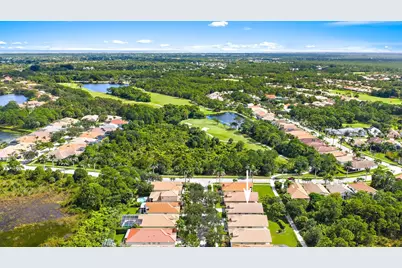 2786 SE Stonebriar Way #2786, Stuart, FL 34997 - Photo 3