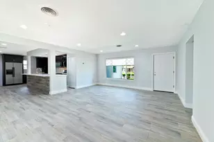 2160 NE 55th Ct, Fort Lauderdale, FL 33308 - Photo 9