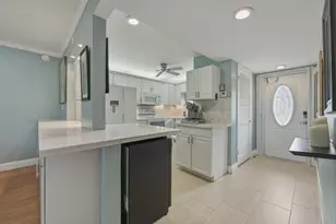 9411 N Hollybrook Lake Dr, Pembroke Pines, FL 33025 - Photo 13