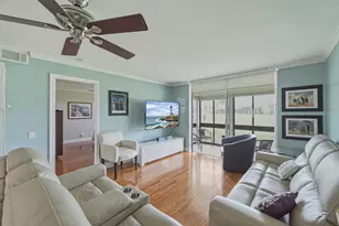 9411 N Hollybrook Lake Dr, Pembroke Pines, FL 33025 - Photo 9