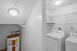 301 SW 158th Terrace, Pembroke Pines, FL 33027 - Photo 21