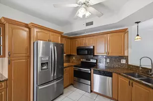 301 SW 158th Terrace, Pembroke Pines, FL 33027 - Photo 5