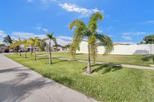 1210 SW 10th Terrace, Deerfield Beach, FL 33441 - Photo 5