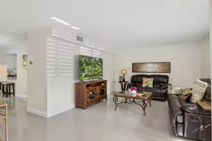 219 Wimbledon Lakes Dr, Plantation, FL 33324 - Photo 11