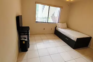 10526 E Clairmont Cir, Tamarac, FL 33321 - Photo 39