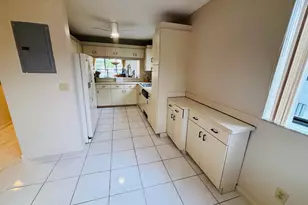 10526 E Clairmont Cir, Tamarac, FL 33321 - Photo 5