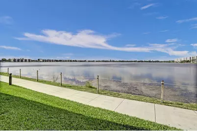 109 Lake Emerald Drive #305, Oakland Park, FL 33309 - Photo 25