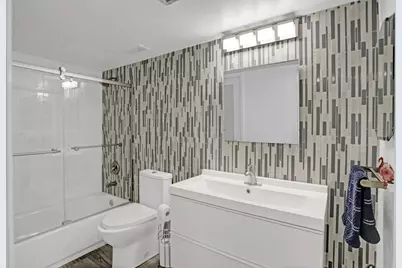 109 Lake Emerald Drive #305, Oakland Park, FL 33309 - Photo 23