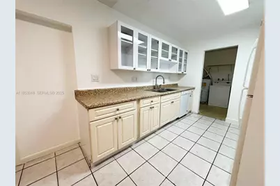 560 SW 50th Terrace, Margate, FL 33068 - Photo 5