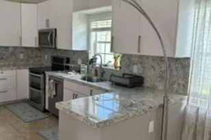 389 Cameron Dr, Weston, FL 33326 - Photo 3