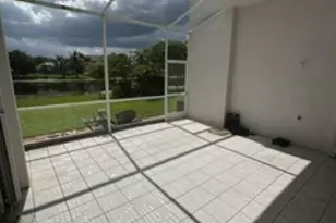 389 Cameron Dr, Weston, FL 33326 - Photo 7
