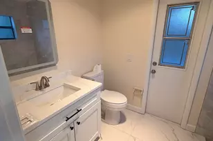 7009 NW 49th Pl, Lauderhill, FL 33319 - Photo 11