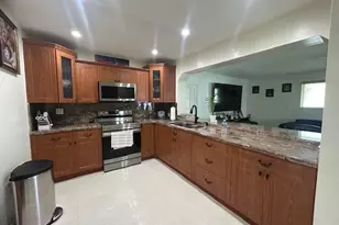 8555 NW 175th St, Hialeah, FL 33015 - Photo 5