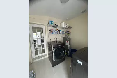 8555 NW 175th Street, Hialeah, FL 33015 - Photo 15