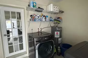 8555 NW 175th St, Hialeah, FL 33015 - Photo 15